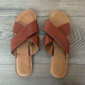 Universal Thread Sandals